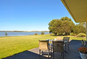 Melanie's Waterfront Gem - Currency Creek Fleurieu - Image 4