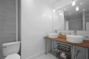 Cool 2br/1ba 30 mins away from Manhattan - Image 4