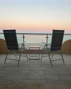 Beach front, three bedroom duplex apartment - Image 2