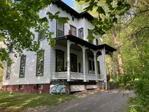 Cozy, Cool & Comfy, 1860s Troy 1BR Apartment #2 - Image 2