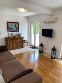 70m², Big Terrace, BBQ, 4 Guests, Walk to Beach - Image 5