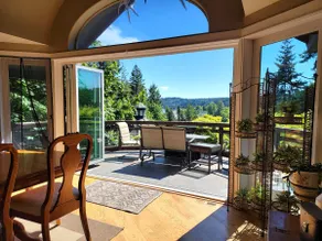 Vintage Poulsbo Apartment with Bay views - Image 2