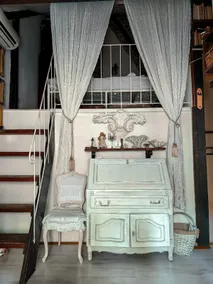 Antique Gallery Apartment - Image 2