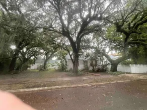 Entire house in top location with free Parking - Image 2