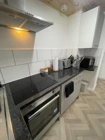 Unique Duplex FREE Wifi FREE Parking 6mins to City - Image 5