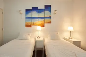 Moderne 2 BR, 6 sovepladser - i centrum af Cascais og t��t på strande - Image 5