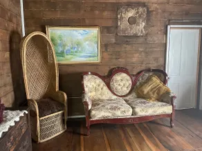 Rustic and Romantic Farm House - Image 2