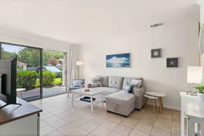 Delightful apartment near downtown. - Image 4