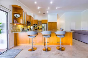 4/3.5 SF with Pool, Near Delray, Boca & Wellington - Image 3