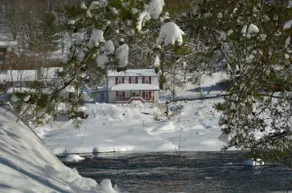 Mountain River Retreat in West Virginia - Image 3