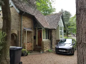 Peak District - Howard Park lodge. Hot tub. - Image 2