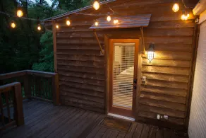 TREETOP LOFT Romantic Retreat - Image 3