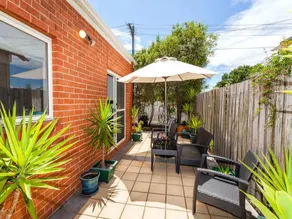 Close to the beach - Image 4