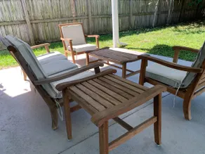 Skippers Home With Relaxing Backyard - Image 2