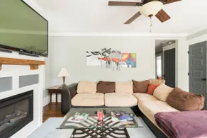 Open floor plan Plaza Midwood bungalow - Image 2