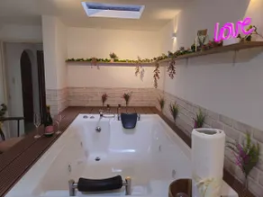Central House +Jacuzzi and Parking, 12 Guests - Image 2