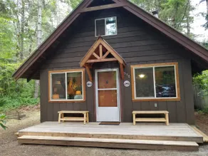 Quiet & Private cabin with hot tub and campfire - Image 2
