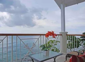 BEACH FRONT WEST COAST VILLA - Image 3