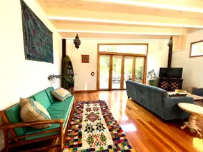 Rustic Beach Retreat - Image 3