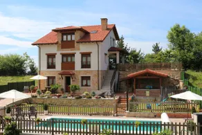 Cuatrovistes Apartments * Casa Badimia / Sleeps 8+3 - Image 2