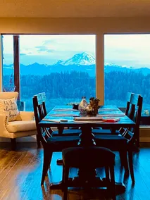 Stunning Mt Rainier View home, hot tub, fire pit. - Image 5
