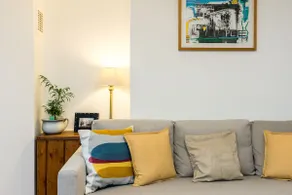 NEW Stylish 1 Bedroom Flat with Garden | London - Image 3