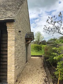The Guest Cottage at Priory Barn, Alvescot - Image 2