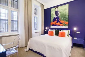 Chic, Captivating Apartment at Oktogon - Image 3