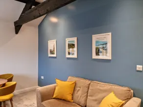 The Coach house, onsite free parking - Image 4
