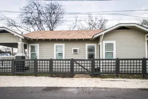 Hackberry St #B Renovated 2BR Near Downtown SA - Image 4