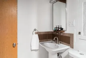 AJ's Little Ranch Guest Suite in Hyde Park - Image 4