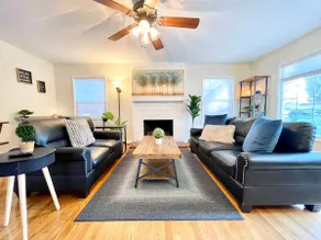 Serene 2BR Bungalow - Parking + Laundry + Sleep 6 - Image 2