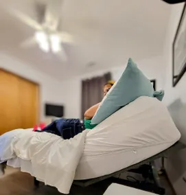 Disabled access king bed, massage chair, near I-70 - Image 3