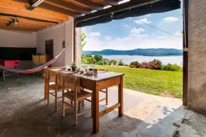 Stunning lake view - Surrounded by greenery with lake view - Image 2