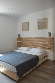 Antony Home - Image 2