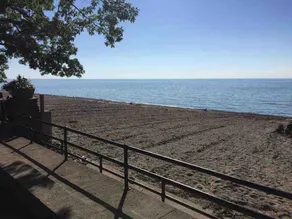 Lake Erie Beachfront 1Br/1Ba apt w. Balcony - Image 2