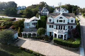Watch Hill Luxury steps from everything - Image 3