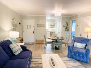 Cozy and Secluded 2BR / 2BA fully equipped condo just a short walk to the beach  - Image 5