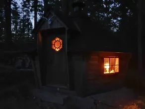 Timberhouse near beautiful lake Sommen - Image 4