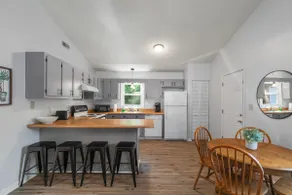 Modern Duplex on quiet cul-de-sac in Jacksonville - Image 5