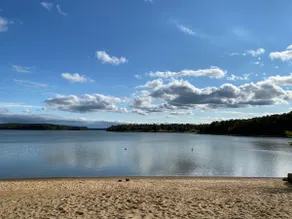 Lake Front With Beautiful View. - Image 2