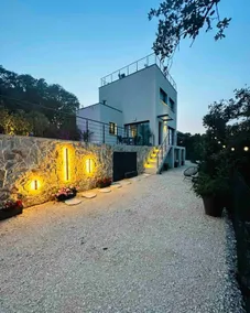 Contemporary house / View / river 5 min walk - Image 3