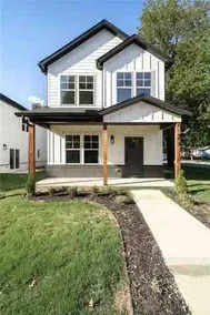 Ol Loggin Airbnb Downtown Rogers - Image 2
