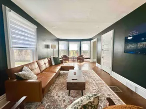 Modern 4BR Duplex | 2 Units | Elmwood Village - Image 4