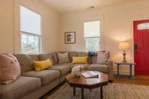 Vineyard Villa Cottage - Image 2
