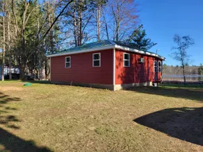Charming cabin on a lake with 2 bedrooms, one bath - Image 4