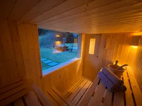Cottage in the countryside with hot tub - Image 5