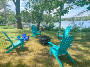 Single Story Lakefront Cabin w/ Panoramic Views - Image 5
