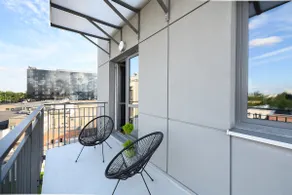 City Luxe | spacious, in the center - Image 3