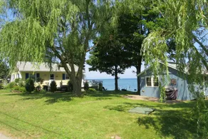 A-Z Lazy Lake House - Image 2